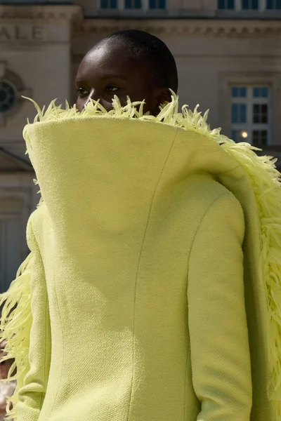 Look 80